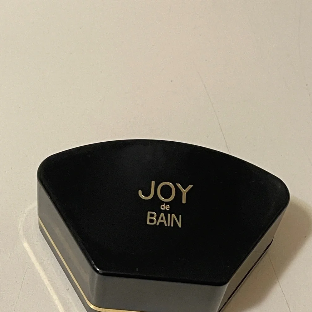 JOY DE BAIN 100G PERFUMED SOAP (NEW WITH BOX)